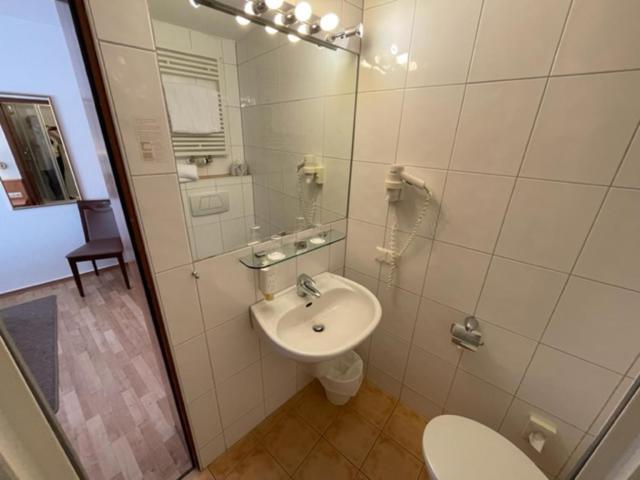 Hotel Ebnet ムッターシュタット エクステリア 写真