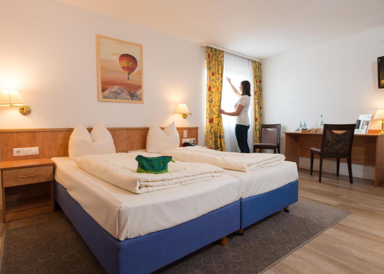 Hotel Ebnet ムッターシュタット エクステリア 写真