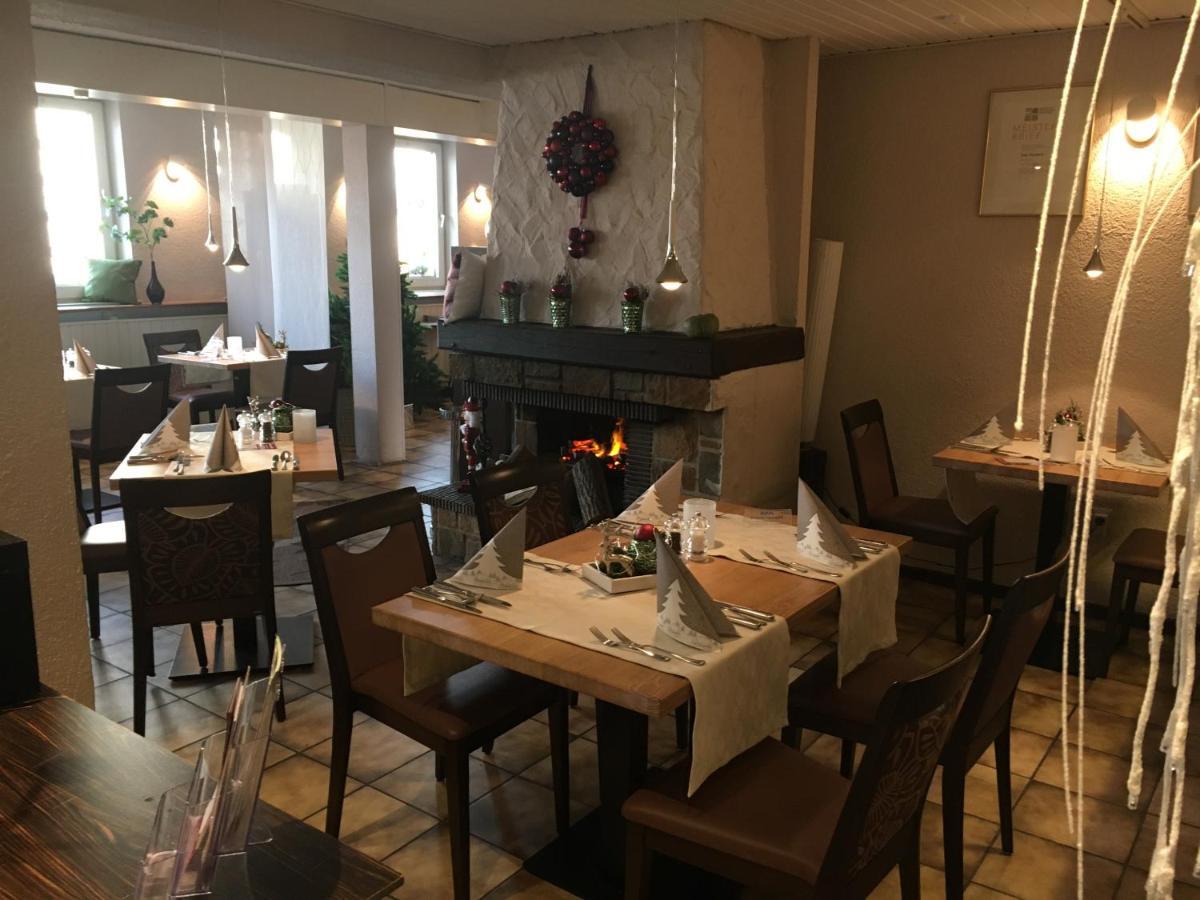 Hotel Ebnet ムッターシュタット エクステリア 写真
